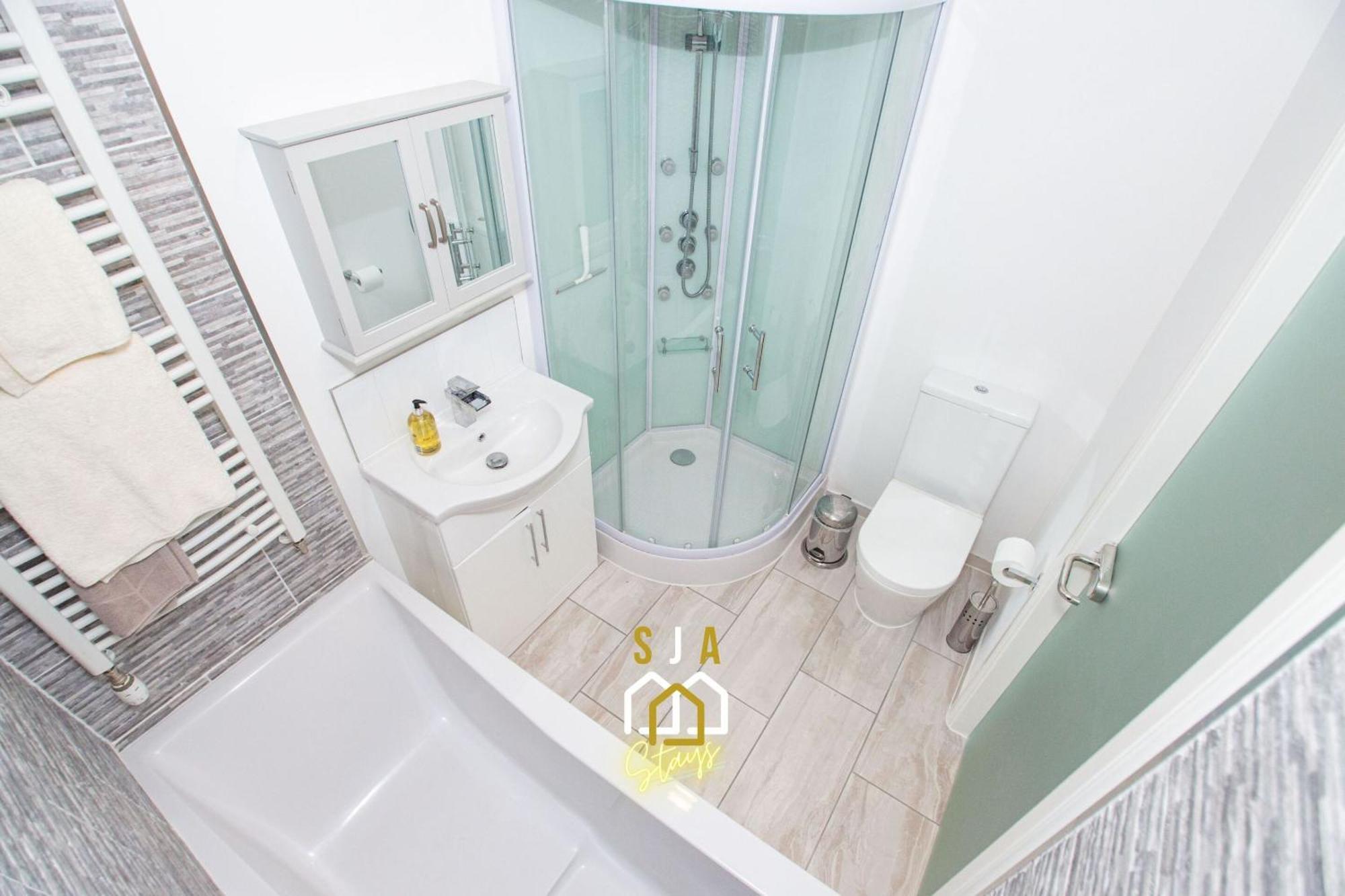 Affleck 1 - Sja - Modern 2 Bed - With Parking